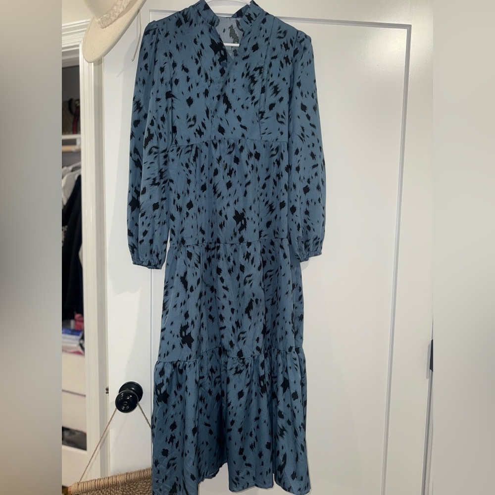Elegant Blue and Black Patterned Dress